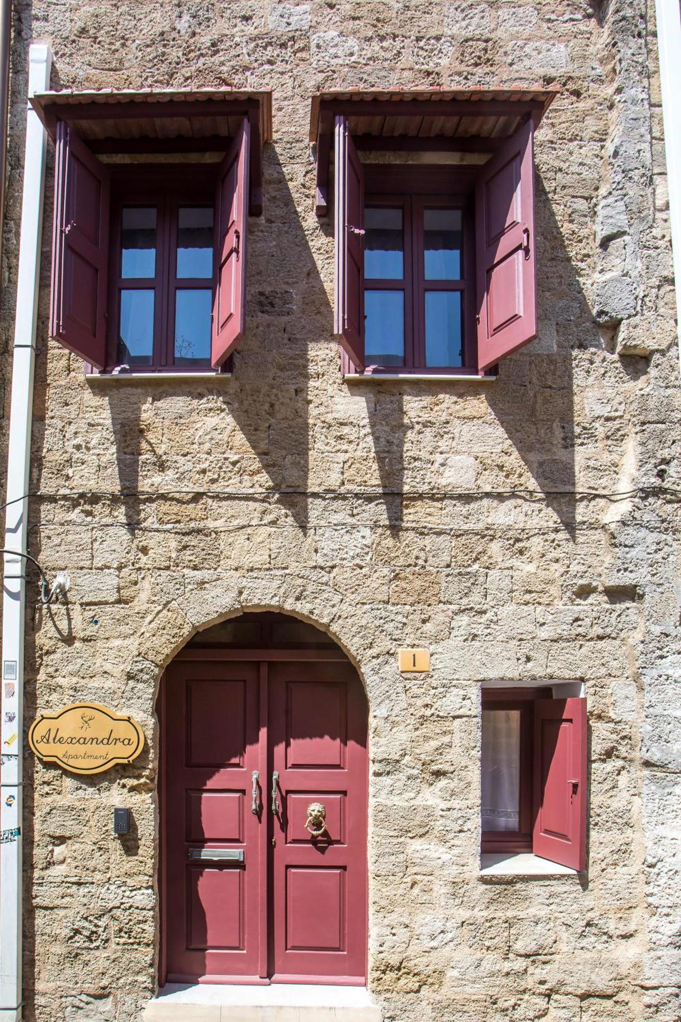 Ferienhaus Alexandras Stone House *