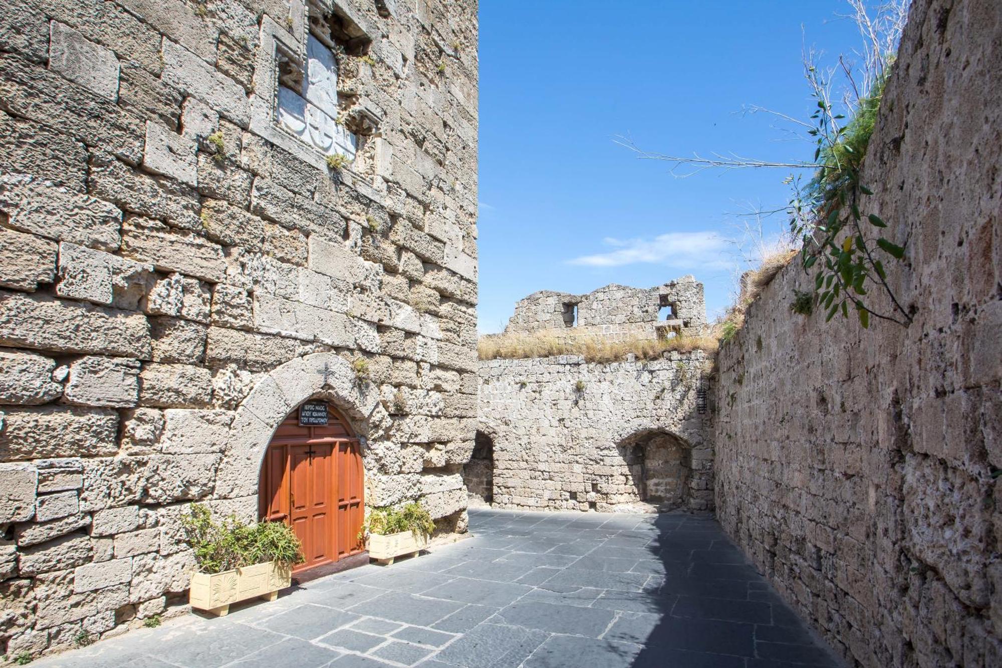 Ferienhaus Alexandras Stone House *