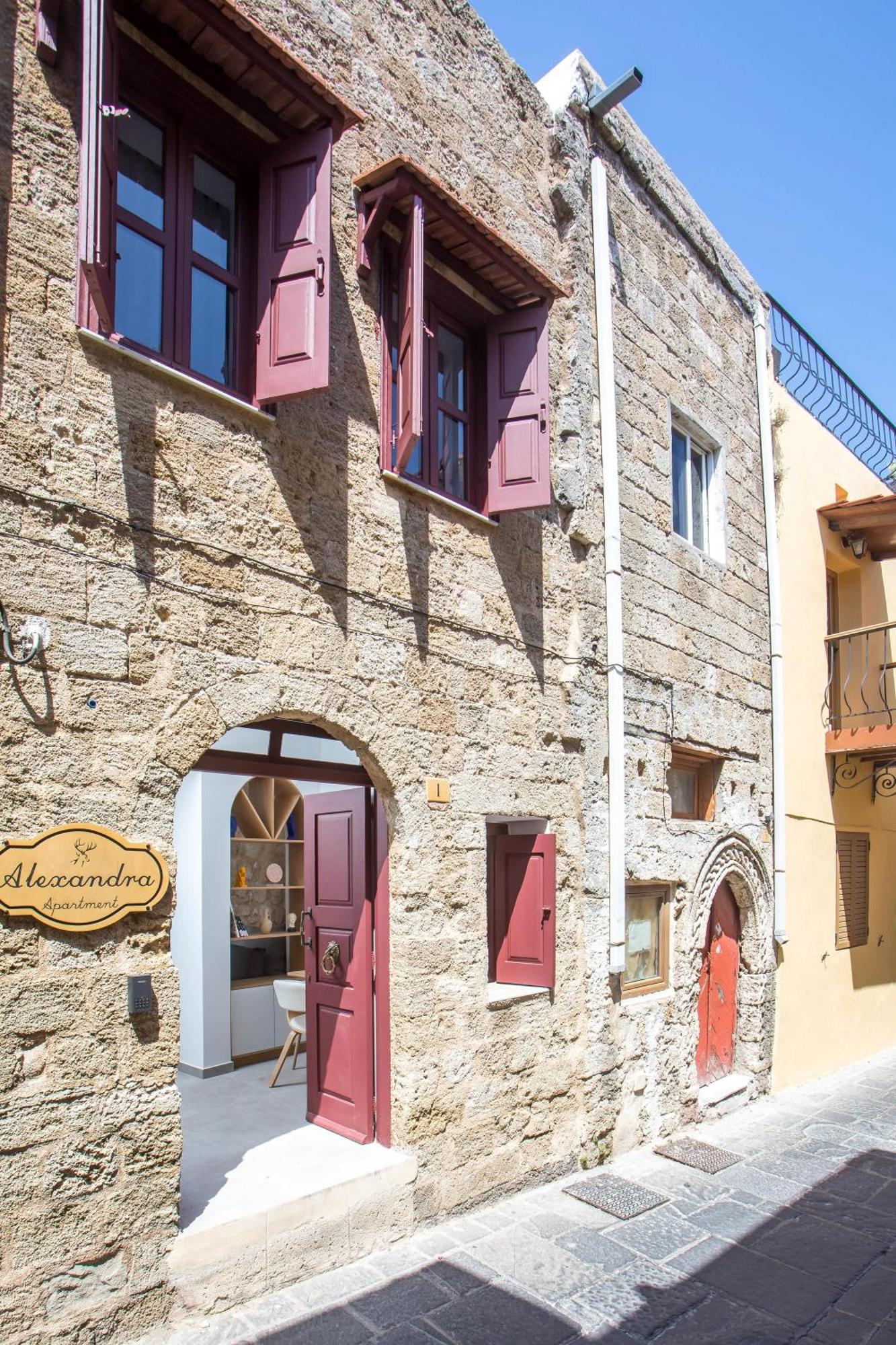 Ferienhaus Alexandras Stone House *
