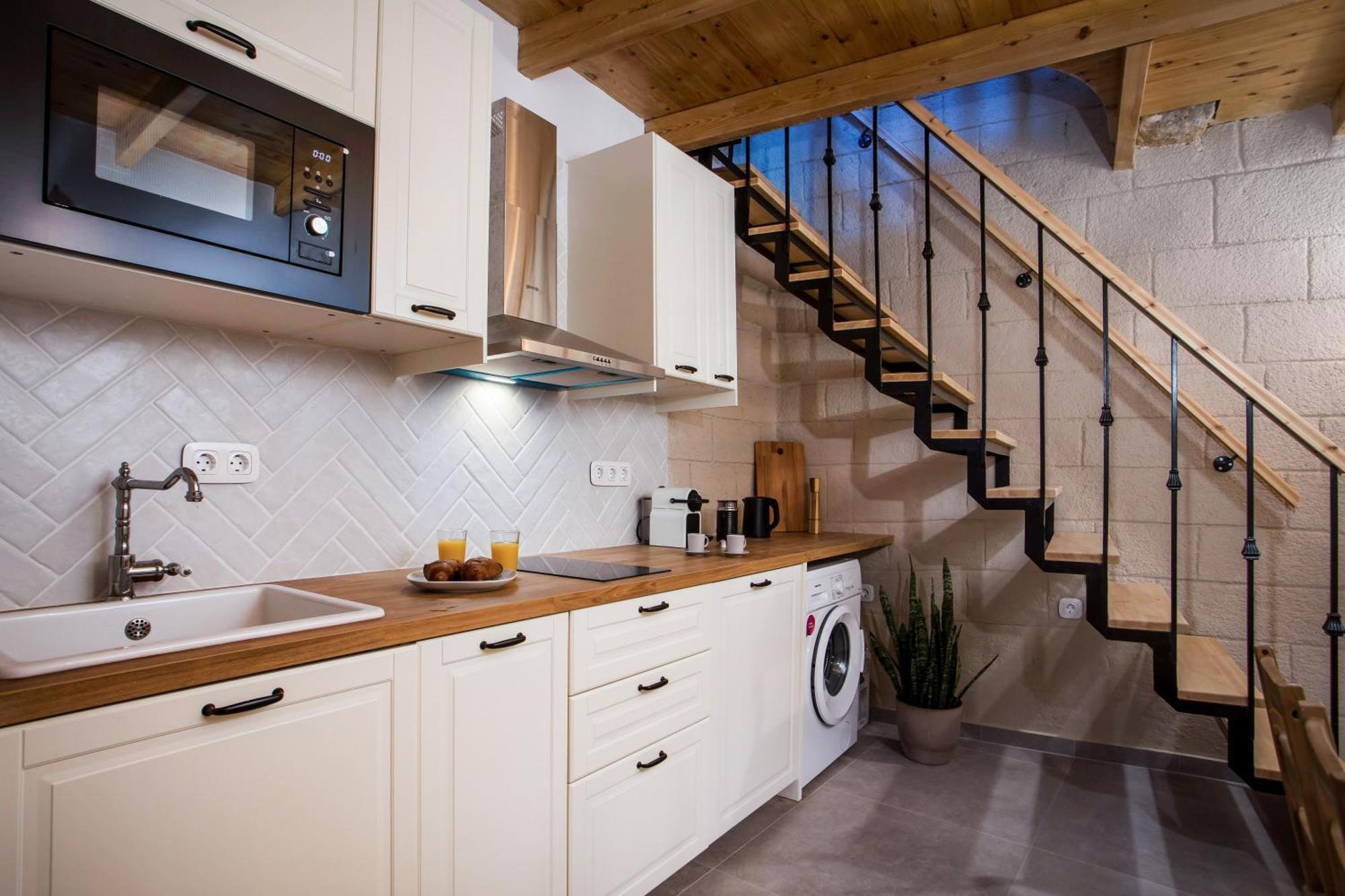 Alexandras Stone House Holiday home